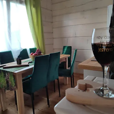 Sudecki Dym Z Kominkiem Kolo Karpacza. Janowice Wielkie