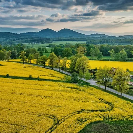 Sudecki Dym Z Kominkiem Kolo Karpacza. Prázdninový dům Janowice Wielkie